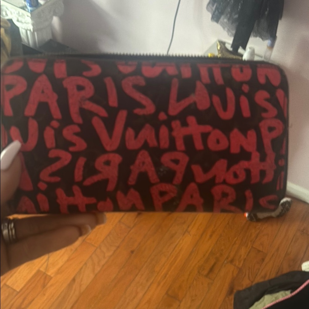 Louis Vuitton Black and Pink Wallet graffiti